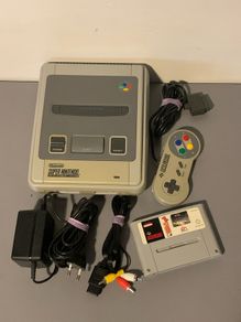 Super Nintendo Entertainment System SNES Bundle