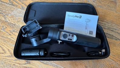 Hohem iSteady Pro3 Gimbal 3600mAh and extra phone