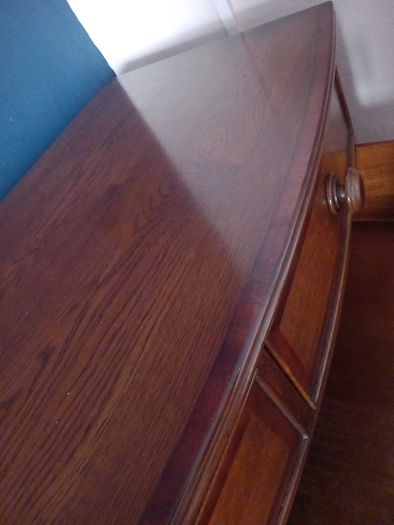 Bowfront mahogany chest of drawers.
