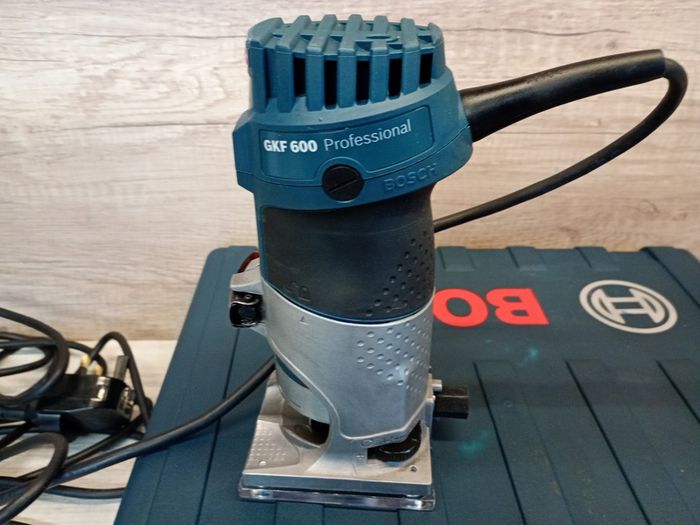 Bosch Palm Router 600W, Collet 6.35 mm, upto 8mm - GKF 600