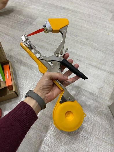 BRAND NEW Tying Machine Plant Garden Plant Tapetool Tapener +10 Rolls Tape Set for Vegetable Grape Tomato Cucumber Pepper Flower