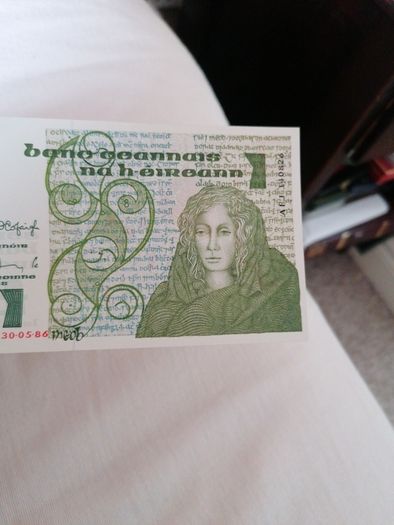 A/UNC 1986 Irish One Pound Banknote