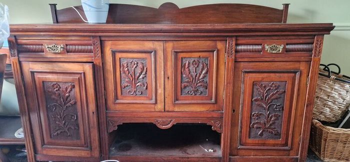 Side board