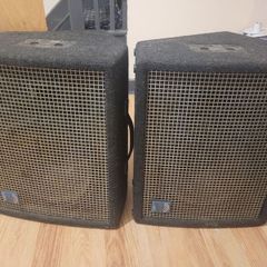 KME monitor speakers x2