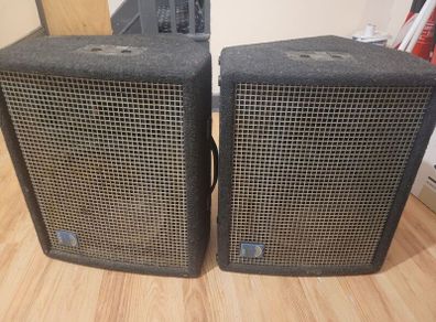 KME monitor speakers x2