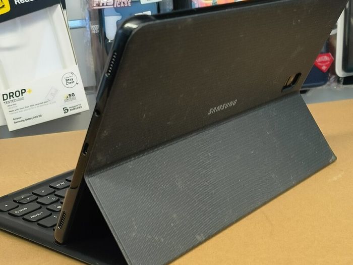 Samsung Galaxy Tab S4 SM-T830 64 GB, Wi-Fi, 10.5 in - Black With Original Samsung Keyboard Case