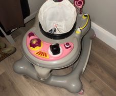 Baby walker with wheels