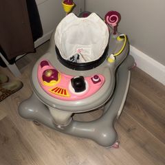 Baby walker with wheels