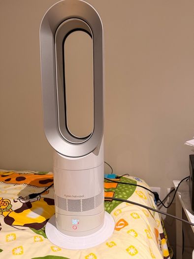 Dyson AM09 Dyson hot and cool fan.