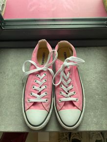 Pink converse