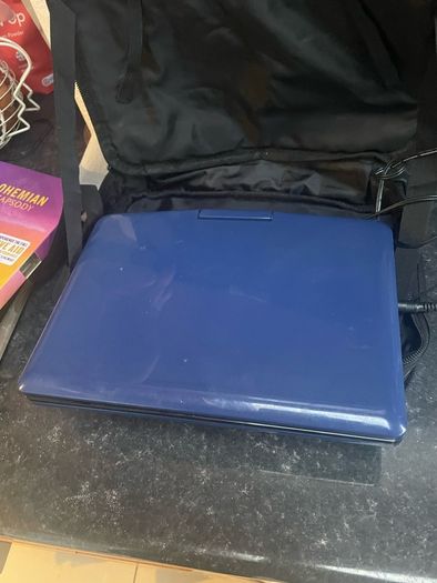 Portable Dvd player + dvds