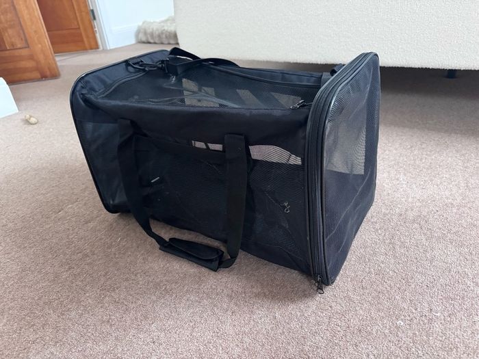 Pet carrier bag 31cm x 51cm x 31cm