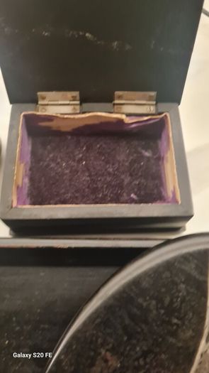 Antique dressing table set