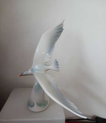 Hollohaza porcelain bird / 1979- 1985 Date Mark,