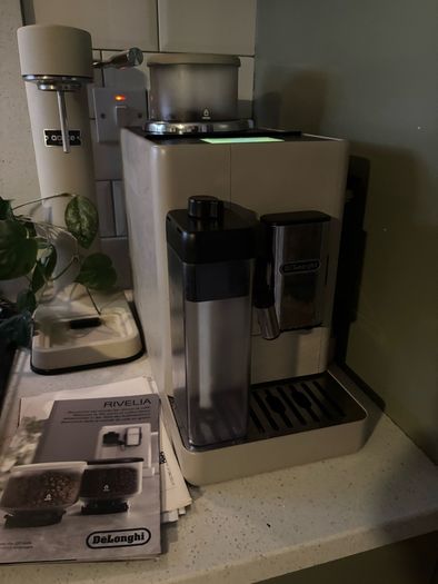 Delonghi rivelia beige bought may 2025