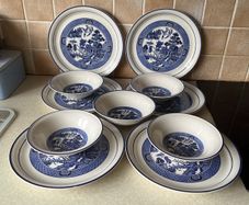 Vintage Arklow pottery "Willow " 6Dinner plate 5 Bowls