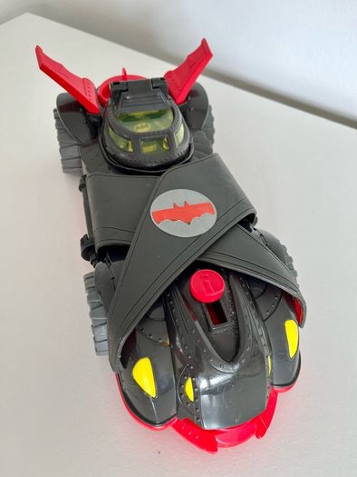 Batman ninja Batmobile with figurine