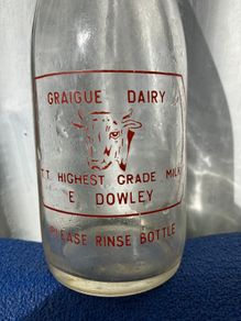 Graigue Dairy 1 pint milk bittle