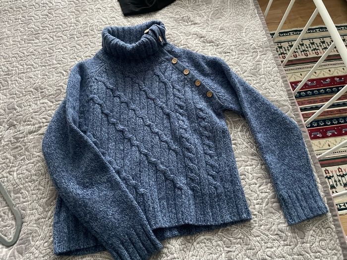 Carraigdonn jumper 100% wool Size L