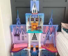Frozen Castle Doll House