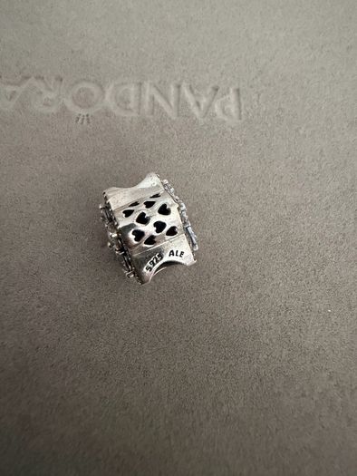 Genuine Pandora Dazzling Daisies