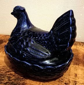 Vintage Portmeirion Hen on Nest  Eggs Holder.