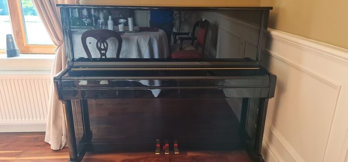 Feurich 122 Piano
