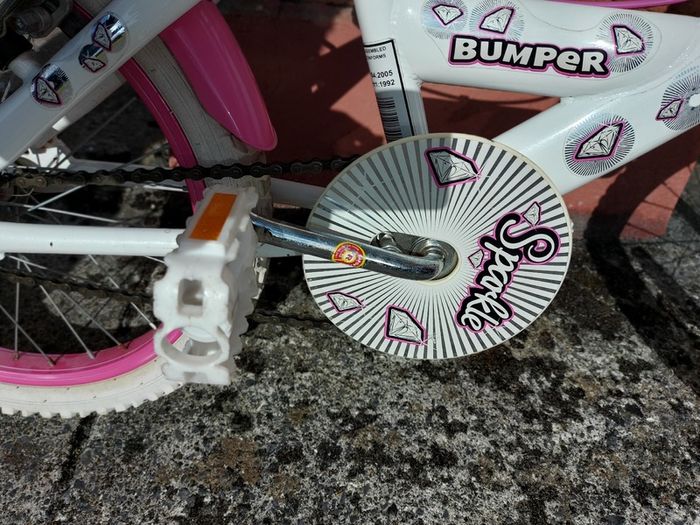 GIRLS BIKE (Sparkle) with Basket, 20 inch wheels, in excellent condition. See Pictures