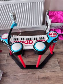 Toy piano