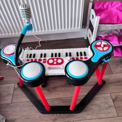 Toy piano