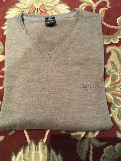 Hugo Boss V-neck Extrafine Merino Wool Jumper, size-Small (regular fit)