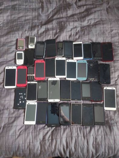 Joblot of 38 Phones Mostly for Parts or Repair