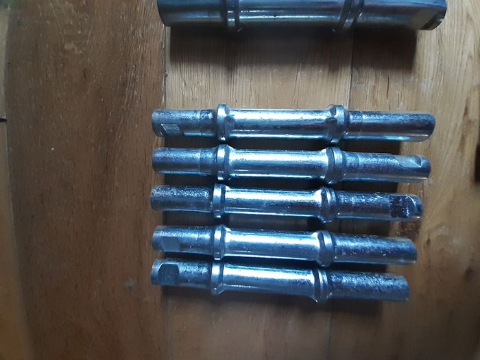 NOS Raleigh type Bottom Bracket Axles x14