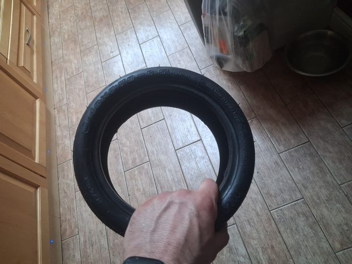 E- scooter 10 inch street tire tubed and tubeless tires .