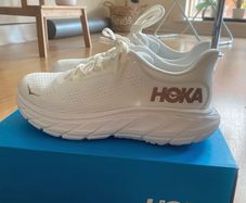 Hoka Arahi 7
