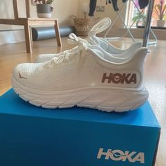 Hoka Arahi 7