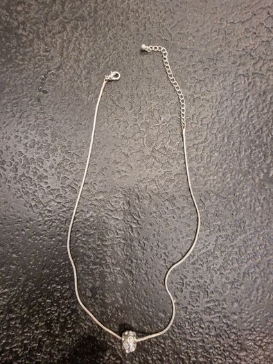 metel necklaces