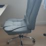 Office chair with foot rest and attachable armrests Image 3