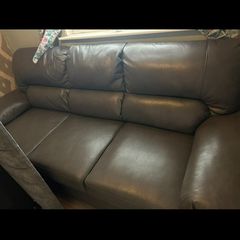 2+3 300  need gone asap 2 blankets included