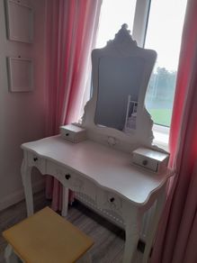 dressing table