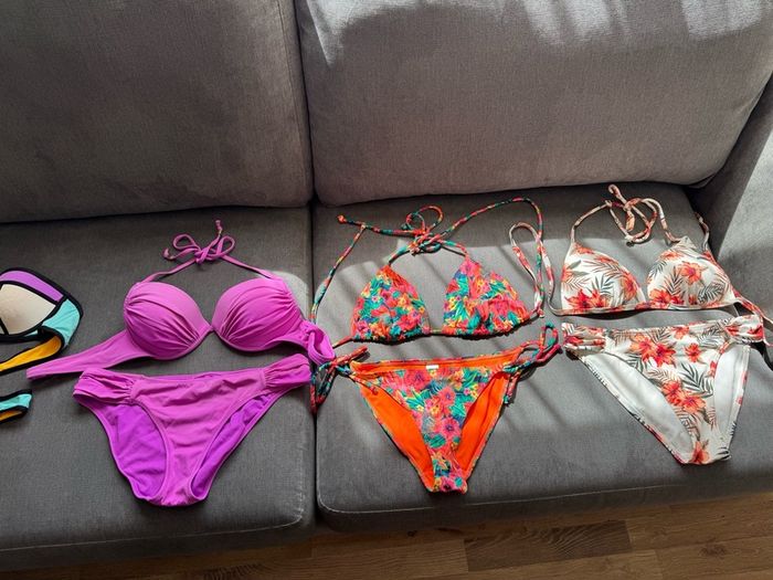6 Swimming bikinis, size S (8/10)