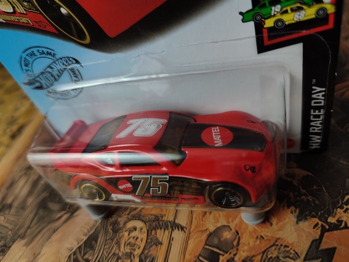 Red Circle Tracker ! Mattel 75th Anniversary ! Hot Wheels ! 2018 ! Mattel !