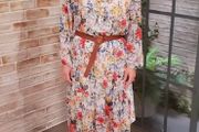 Beautiful Ladies Floral Dress: Size XS (suit 6-10)