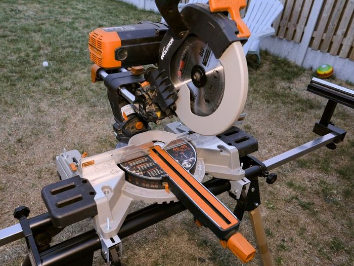 Evolution R255SMS-DB 255mm Double Bevel Sliding Mitre Saw + Evolution Stand