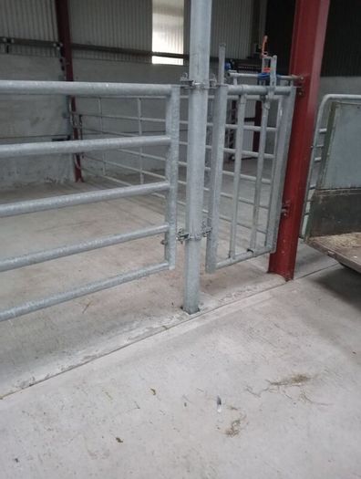 Calving gate