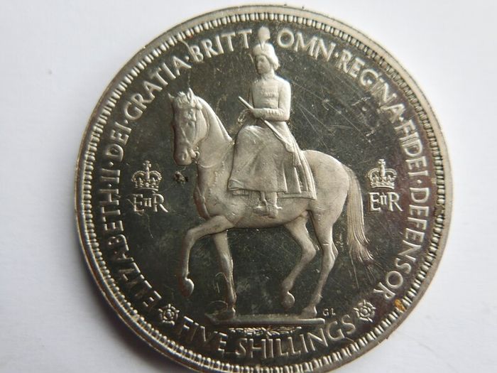 1953 Queen Elizabeth II Coronation Crown Royal Mint 5 Shilling Commemorative Coin