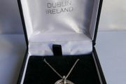 Sterling Silver 925 Cubic Zirconia Polished Triple Circle Pendant and Chain in the original box L 17" - 4,65g