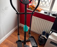 Cross trainer