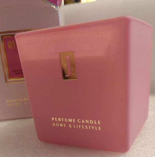 Breathtaking Radiant Scent Of Pure Femininity  Available Immediately