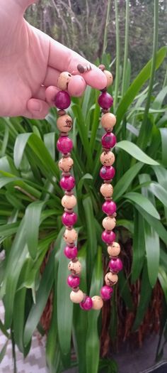 Vintage jewelry is sold individually for 5 to 10 euros